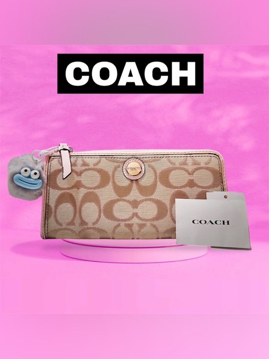 Coach Handbags - Vintage COACH Khaki Signature Canvas Zip Wallet with Pale Pink Trim